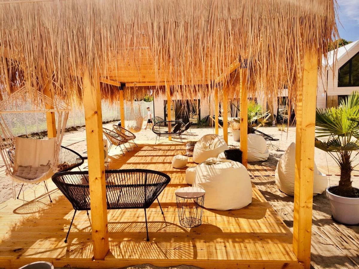 Lulu Holiday Resort Domki Z Podgrzewanym Basenem Mielno  Exterior photo