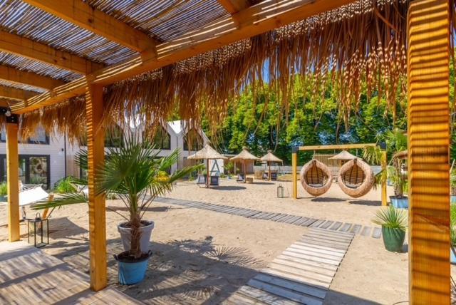 Lulu Holiday Resort Domki Z Podgrzewanym Basenem Mielno  Exterior photo